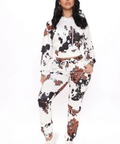 Fashion Nova Irresistible Love Jogger Set - Taupe