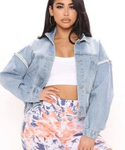 Fashion Nob Zip The Details Denim Jacket - Light Wash