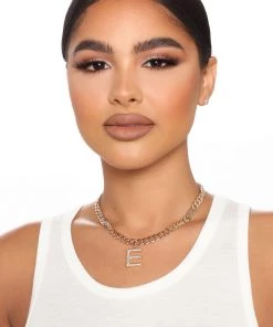 FashionNob Teddies & Babydolls All Me 'E' Initial Chain Necklace - Gold