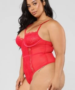 Fashion Nob Influencer Looks Somebody To Love Lace Teddy - Red