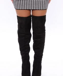 Fashion Nova Downtown Love Boots - Black