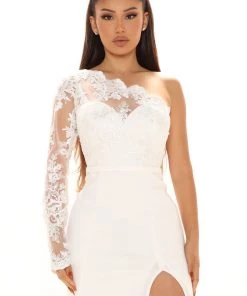 FashionNob Bonita Lace Maxi Dress - White