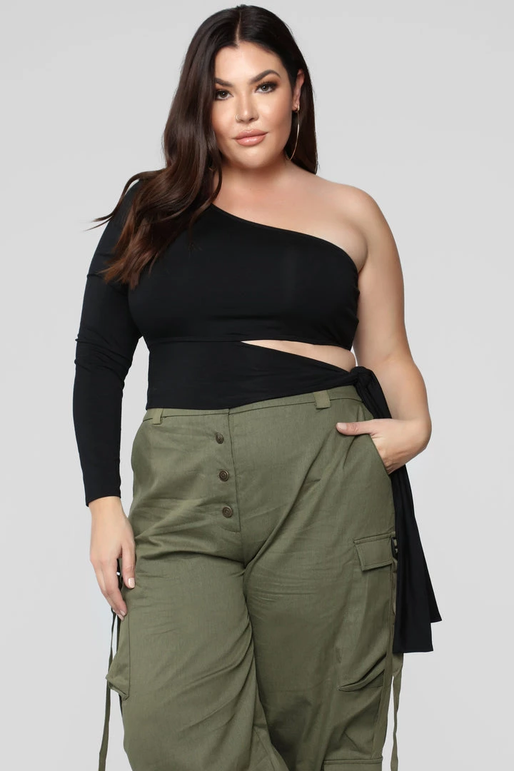 Fashion Nova Heart Holder One Shoulder Top - Black 6 Fashion Nova Heart Holder One Shoulder Top - Black