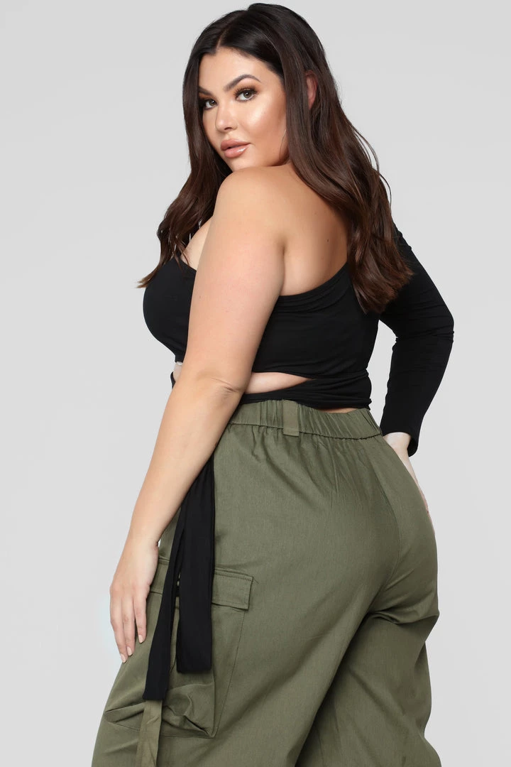 Fashion Nova Heart Holder One Shoulder Top - Black 8 Fashion Nova Heart Holder One Shoulder Top - Black