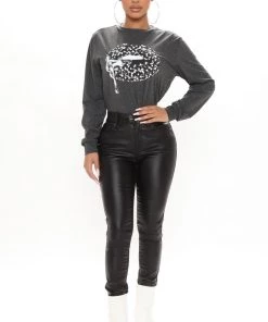 Fashion Nova Diamond On My Lips Long Sleeve Top - Charcoal