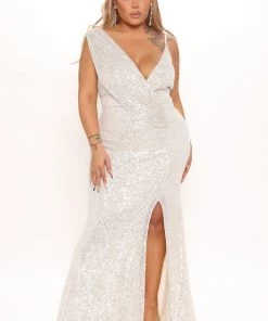 FashionNob Brightest Star Sequin Maxi Dress - Silver DRESSES 10 FashionNob Brightest Star Sequin Maxi Dress - Silver DRESSES