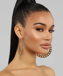 FashionNob Teddies & Babydolls Chained To You Hoop Earrings - Gold