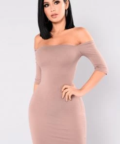 Mysite Saira Off Shoulder Dress - Mocha