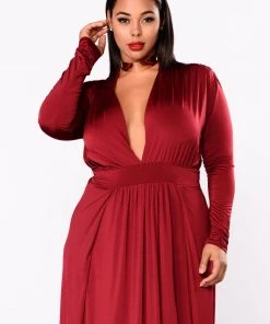 Fashion Nova Spree Dress - Burgundy Influencer Looks