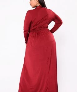 Fashion Nova Spree Dress - Burgundy Influencer Looks