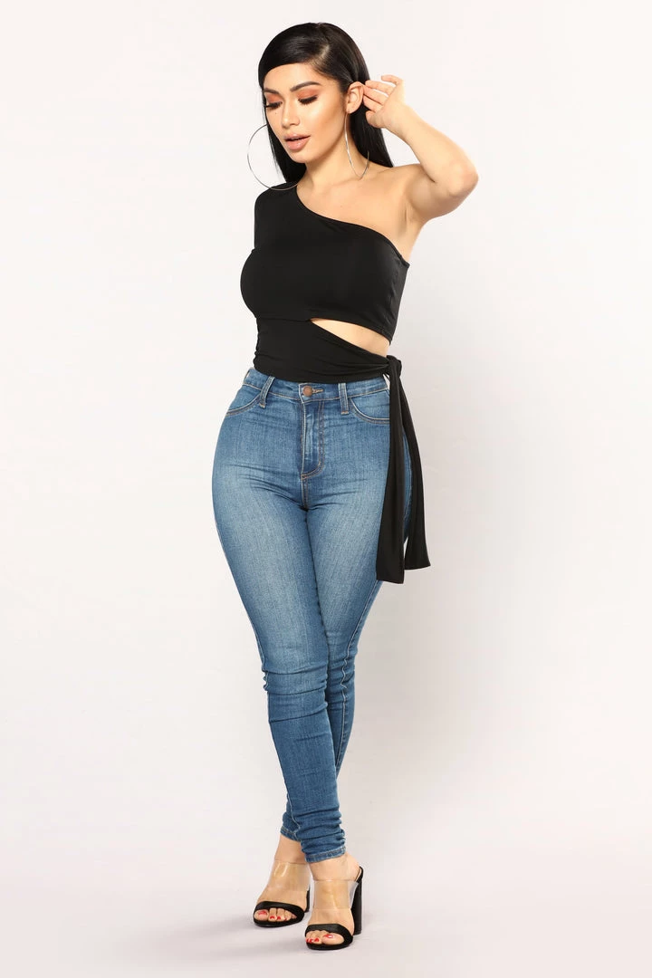 Fashion Nova Heart Holder One Shoulder Top - Black 4 Fashion Nova Heart Holder One Shoulder Top - Black