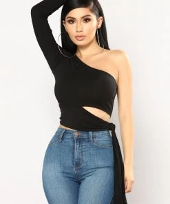 Fashion Nova Heart Holder One Shoulder Top - Black
