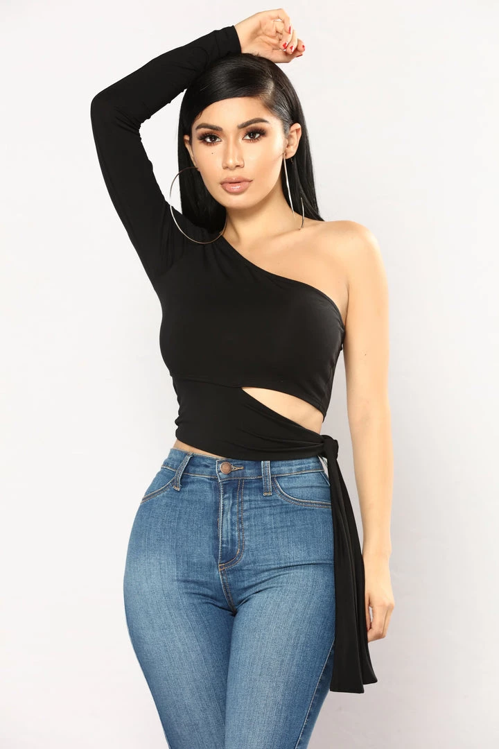 Fashion Nova Heart Holder One Shoulder Top - Black 2 Fashion Nova Heart Holder One Shoulder Top - Black