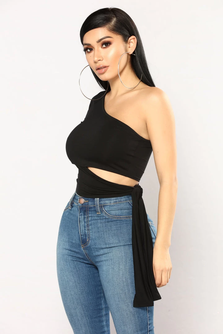 Fashion Nova Heart Holder One Shoulder Top - Black 5 Fashion Nova Heart Holder One Shoulder Top - Black