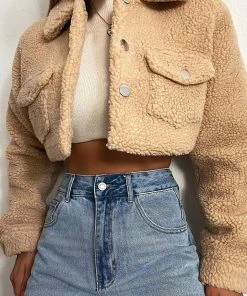 Fashion Nob Influencer Looks Short And Cozy Jacket - Beige